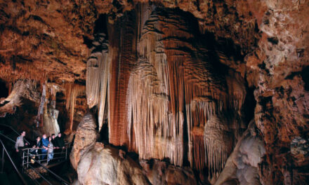 Beautiful Caverns and Caves To Visit Along The Meramec River!