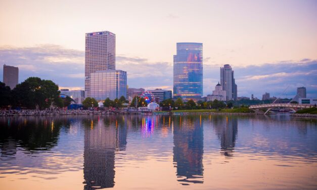 Milwaukee Bucket List Experiences In The Milwaukee River Valley!